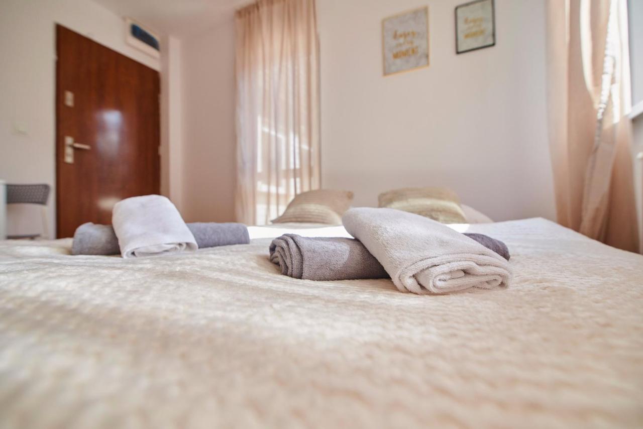 Regem Apartments Plonska ワルシャワ エクステリア 写真