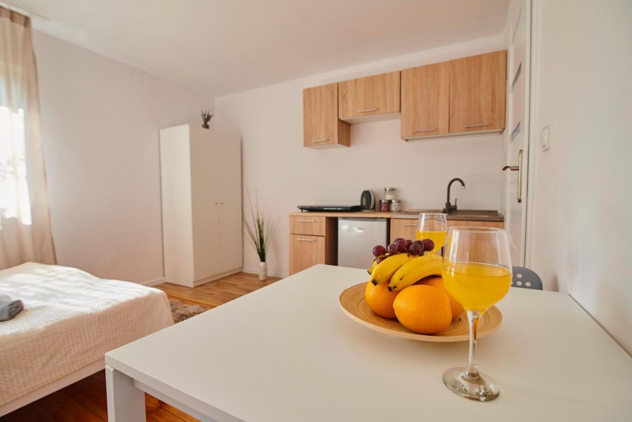 Regem Apartments Plonska ワルシャワ エクステリア 写真