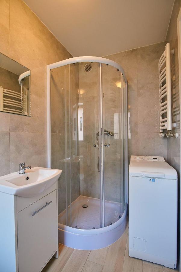 Regem Apartments Plonska ワルシャワ エクステリア 写真